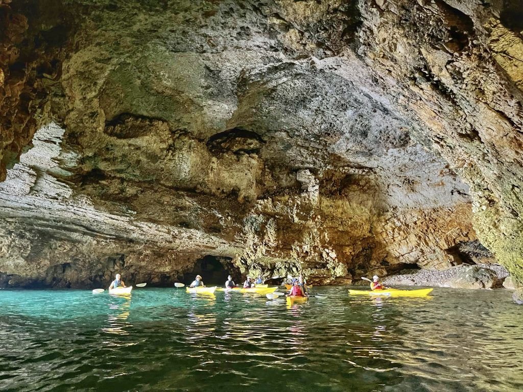 Puglia in canoa: grotta palazzese