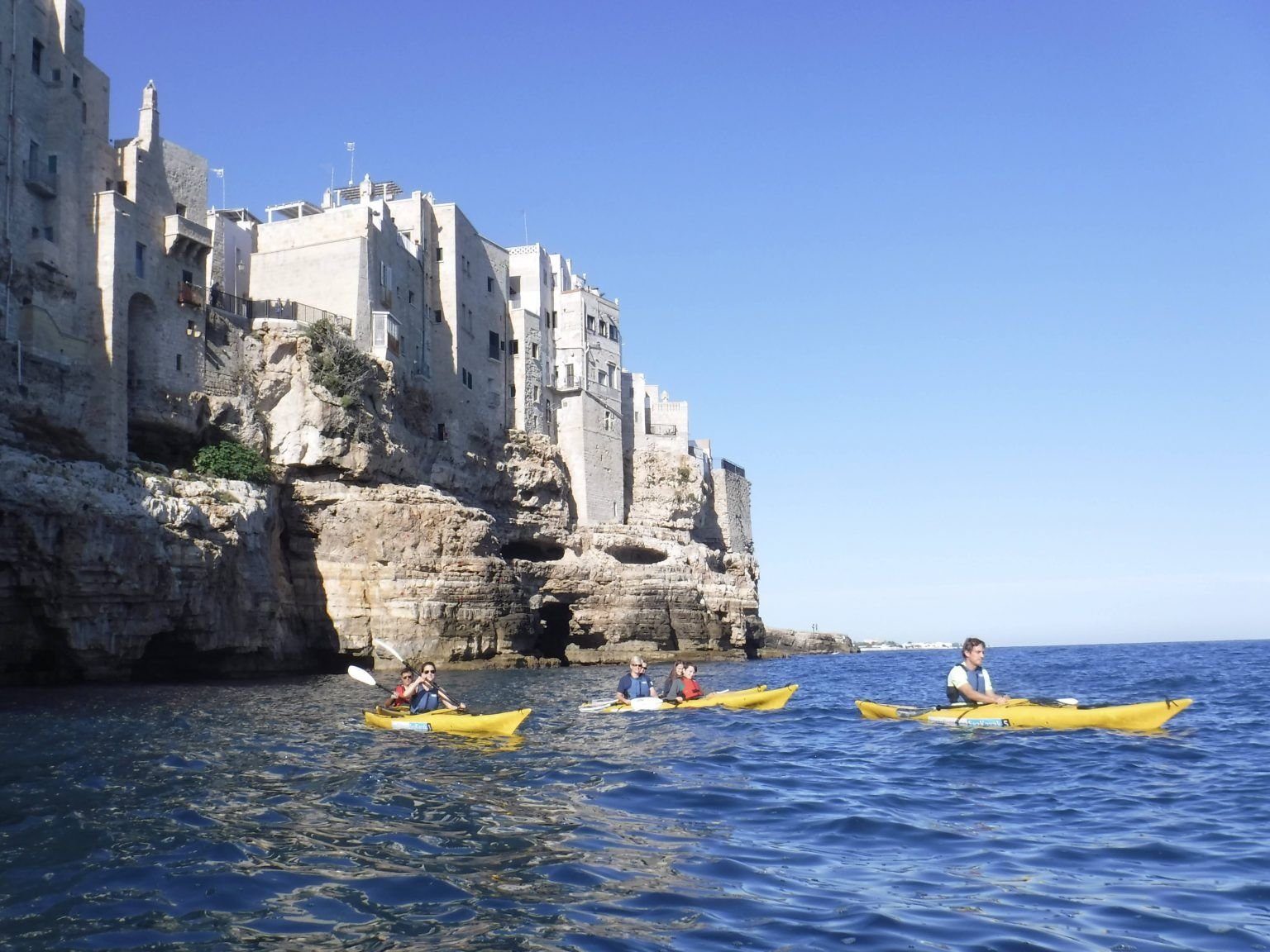 Le più belle escursioni in kayak e canoa in Puglia 2024