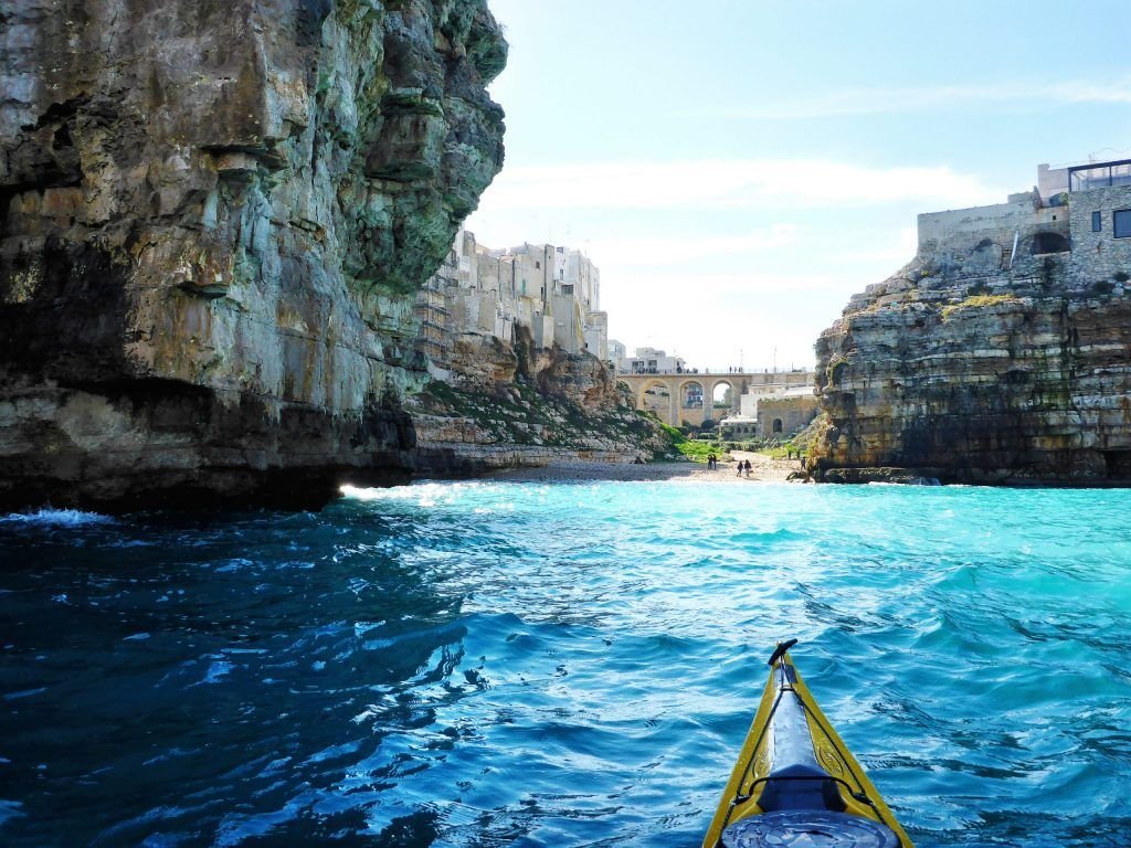 Puglia in canoa: Lama Monachile vista dal mare