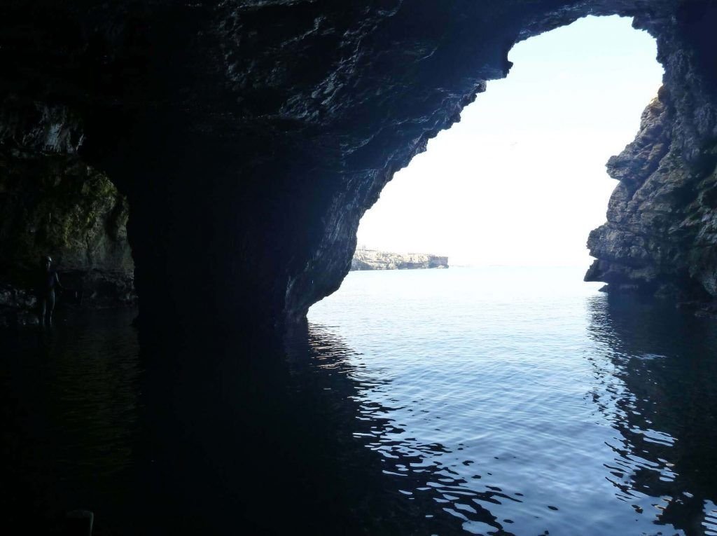 Polignano's caves - Grotta della Colonna