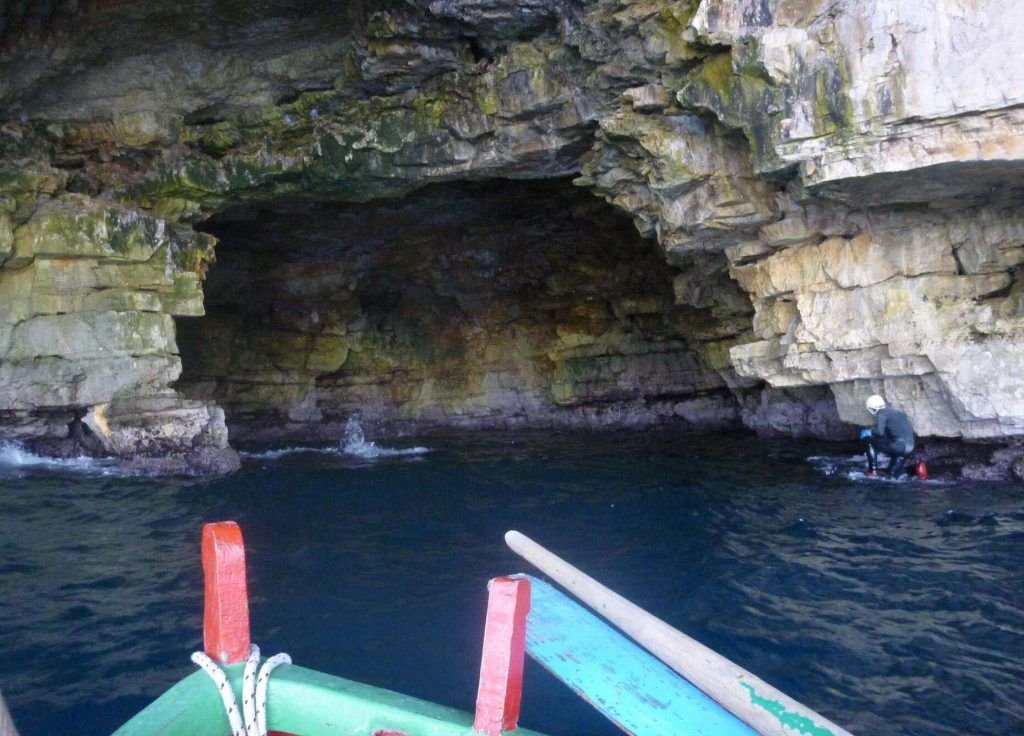 Polignano's caves - Grotta dell'Arcivescovado