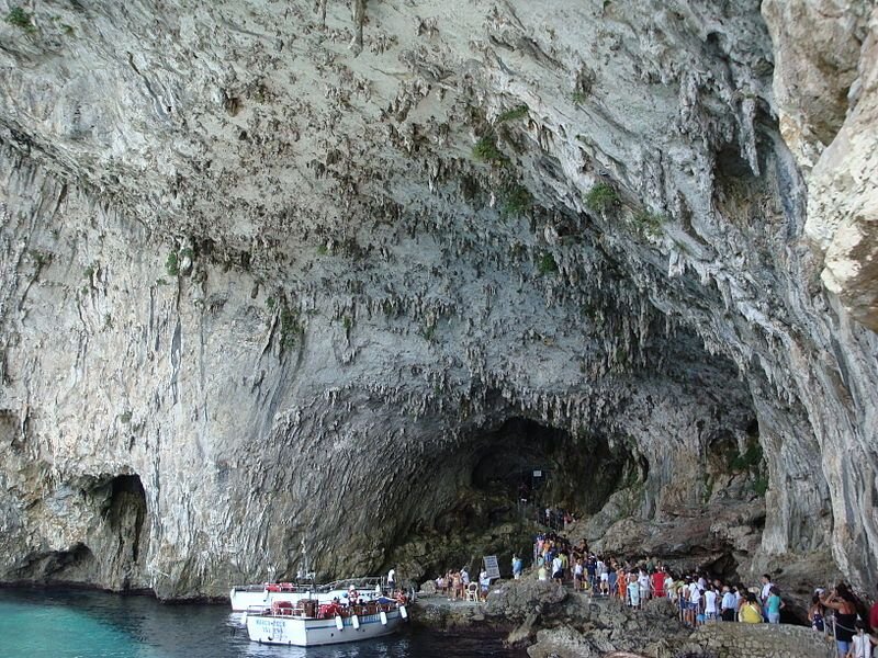 Salento in canoa: grotta della Zinzulusa