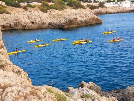 Kayak Porto Selvaggio - gruppo in navigazione