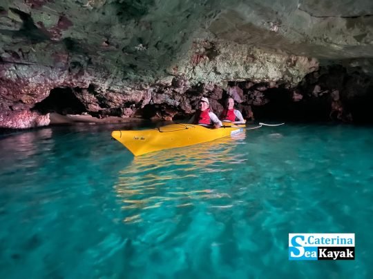 Escursione in kayak a Leuca - Grotta degli Innamorati
