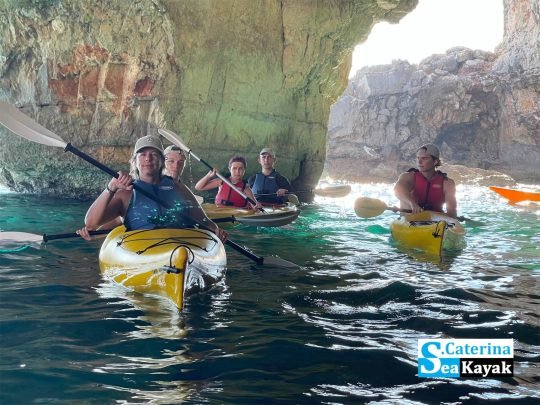 Escursione in kayak a Leuca - Grotta delle Tre Porte
